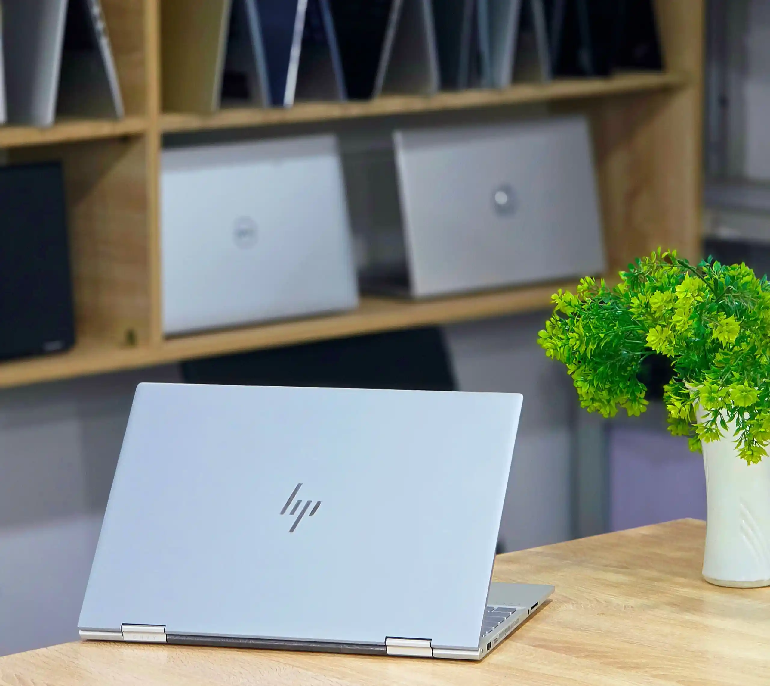 online laptop shop website